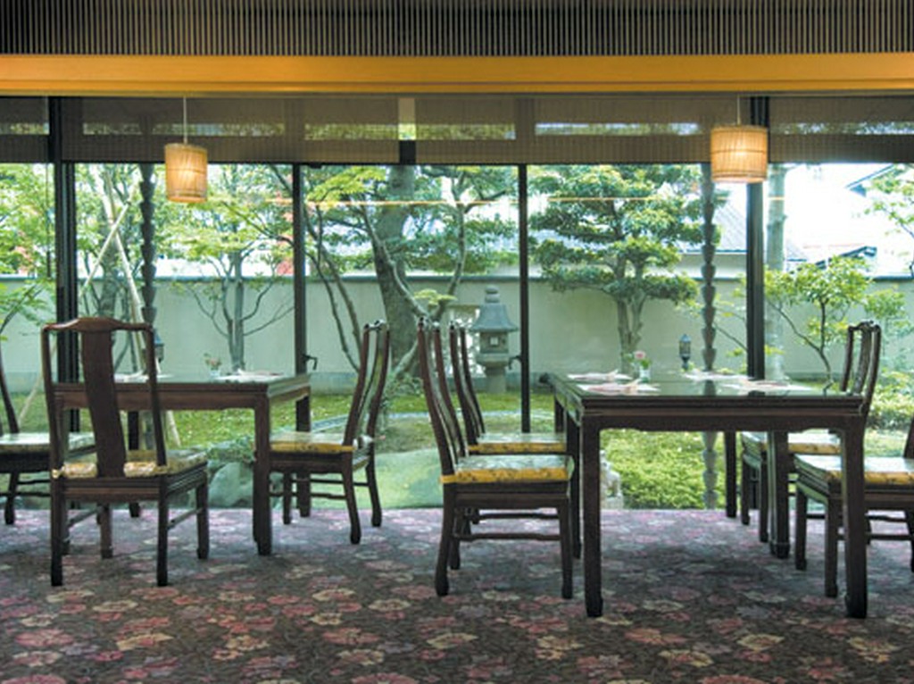 最大130名まで、落ち着いた店内でハレの日にもおすすめ