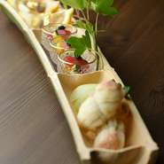 ＊コース 7000円から＊入荷した日々の食材で、内容は変更します。季節の移ろいを感じる前菜も楽しめます。