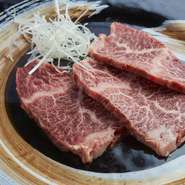 焼肉業界34年の料理人が引き出す常陸牛の旨み。そのきめ細かい肉質と軟らかさをじっくりと味わう事ができます。一口食べれば口の中に広がる豊かな風味。お店のこだわりが感じられます。