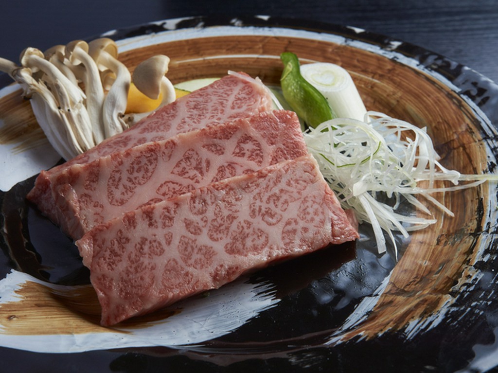 とろけるような食感が癖になる『ざぶとんステーキ』