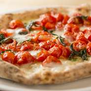 PIZZAは老若男女みんな大好き！
美味しいナポリ料理を食べながら、大好きな家族皆で楽しい時間を過ごしてみてはいかがでしょうか？
小さなお子様も安心してください☆