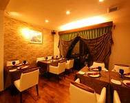 計7皿のフルコースとなります。
12/23～25の期間はクリスマス特別メニューのみとなります。
￥15,500(税・サ込)