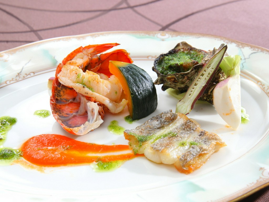 この地に惚れて移り住み、お店をオープン。地産地消の地元野菜