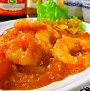 ランチは、大変好評いただいており、エビチリなどの定番料理が豊富に味わうことが出来ます。またご家族連れにもやさしい味なので安心です。
