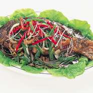 団体の方や、グループでのご来店の方が多く、幅広い世代にご利用いただいております。お客さま1人1人のニーズやご希望に合わせられるように常に工夫を怠らず、心からのサービスに努めています。