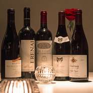 ＮＨＫカルチャーのワイン講師を務めるオーナーソムリエが、日々進化する様々な地域のワインを吟味し、お客様に提供いたします。