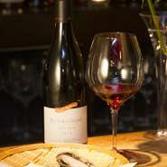 肉厚のどんこ椎茸と熟成したピノノワール、里芋の煮っころがしと果実味豊かなピノノワール

さつまいもとボルドーワイン、などなどソムリエが考案する様々なマリアージュを
お楽しみ頂けます。