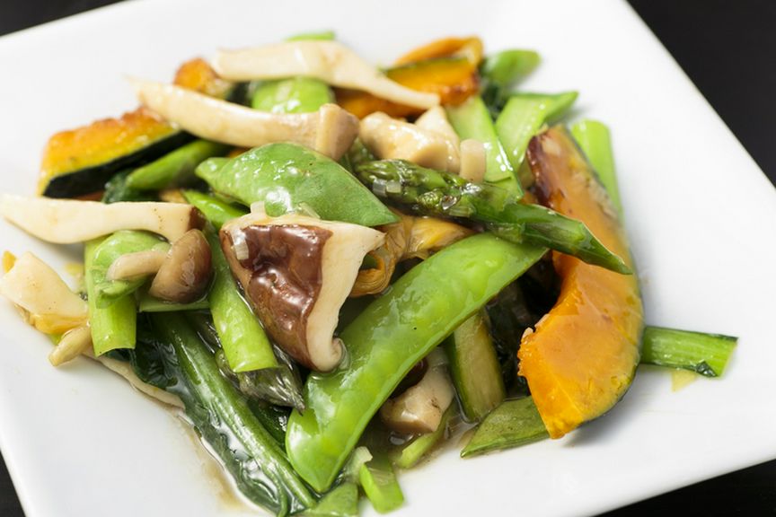 季節の彩り野菜をあっさりと『いろいろ野菜塩炒め』