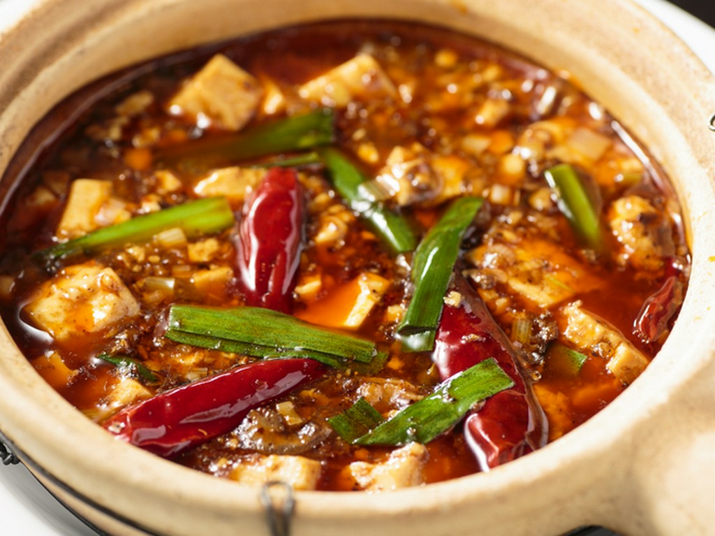 グツグツ＆アツアツで登場する四川風『麻婆豆腐』