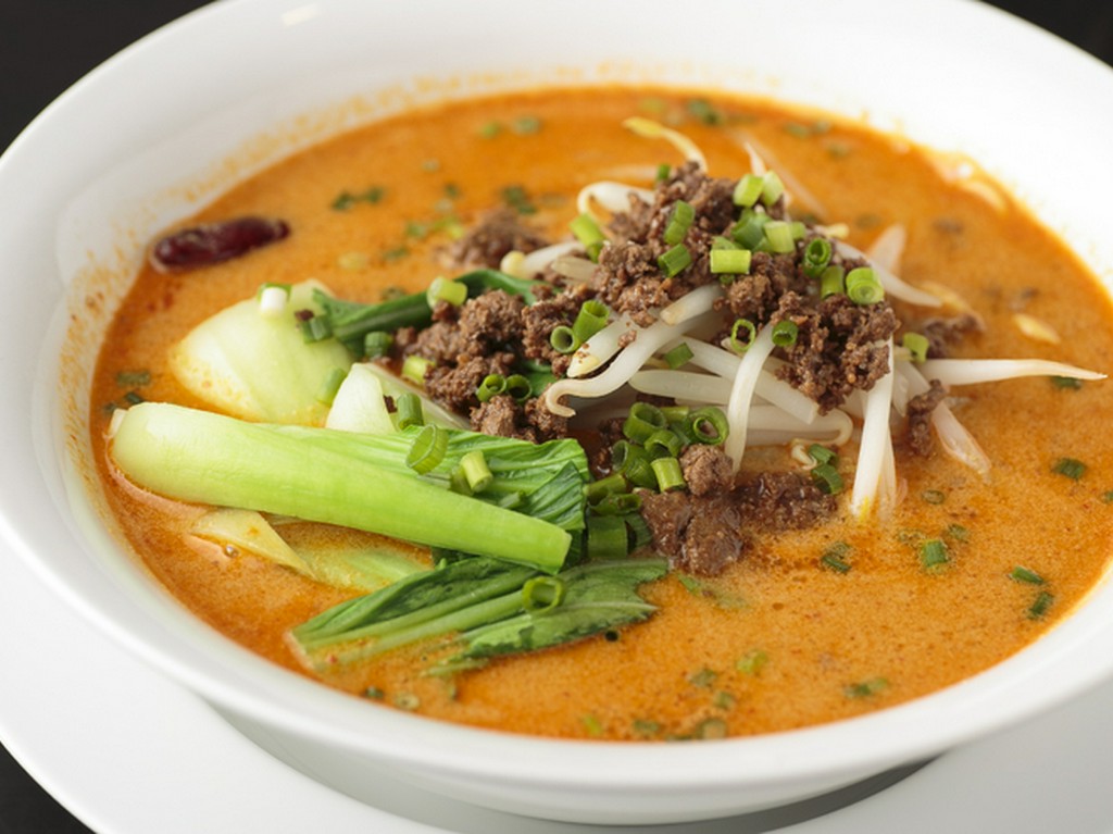 ゴマの香りとピリ辛なスープが絡み合う『坦々麺』