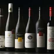 リーズナブルな価格で提供されるワインは10種類を超える豊富なラインナップ。【沖縄バルふぁいみーる】の料理に合うワインが揃います。