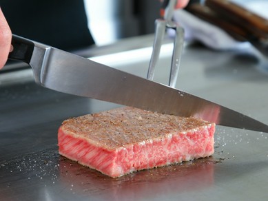 味わうほどに広がる上質な旨み『神戸牛のステーキ』