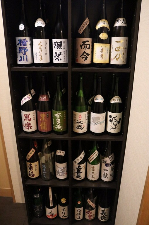 ビール、焼酎、ワインからカクテルまで、お酒の種類も豊富に揃う