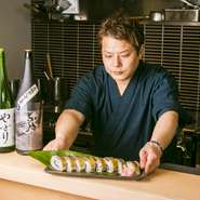 とにかく心を込めた美味しい料理をつくることに一生懸命です。お客様と話をすることで、何を求めているかを察知し、地元の方にもっと喜ばれ、愛される店になりたいと日々精進しています。