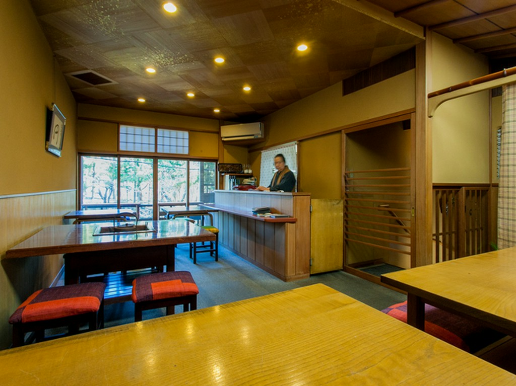 凛とした雰囲気の数寄屋造りに、女将の温かなもてなしが光る