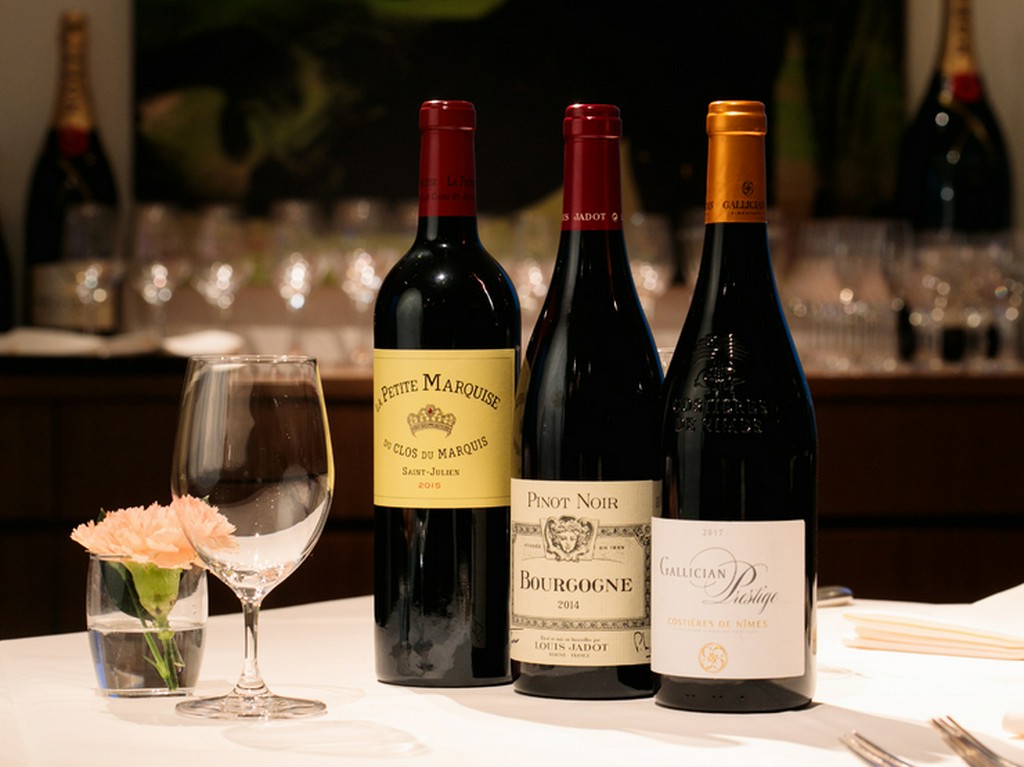 フランスを中心に王道の味が揃い、魅惑のグラスワインセットも