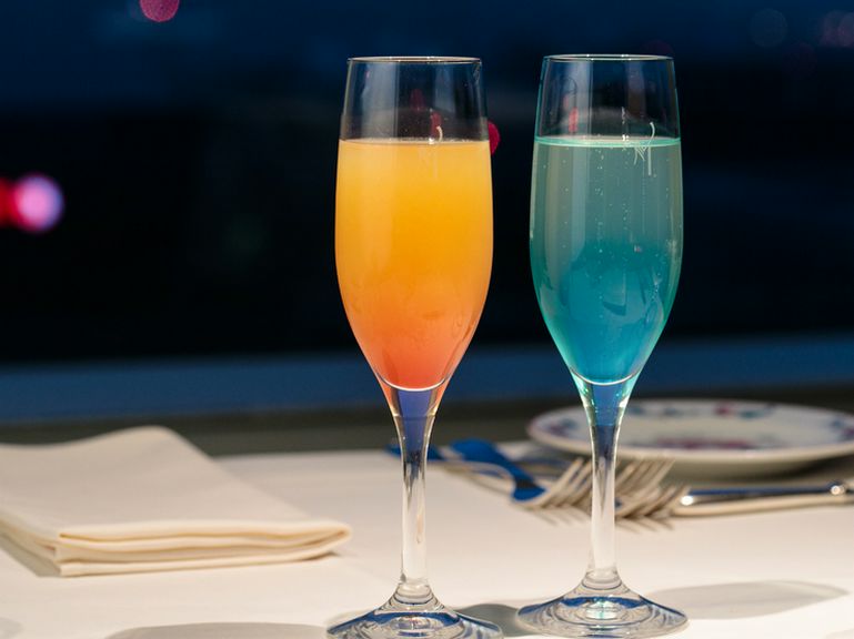 横浜のロマンチックな夜景に似合う、多彩なカクテルも楽しみ!
