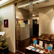 横浜駅から直結しているため、天候に関係なくスムーズに辿り着けます。直通のエレベーターで最上階である29階へ向かう高揚感もたまらない贅沢。とっておきの日に訪れたいお店です。