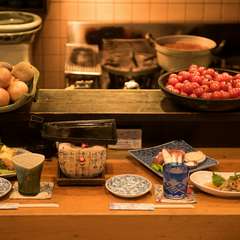 珍しい素材はカウンターに陳列。気になったら一声かけてください