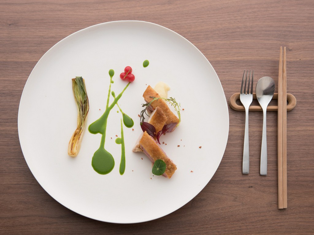 料理を引き立てるオリジナル食器