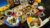 茶碗蒸し、お造り、天婦羅
季節の小皿九品、汁物、香の物、ご飯
