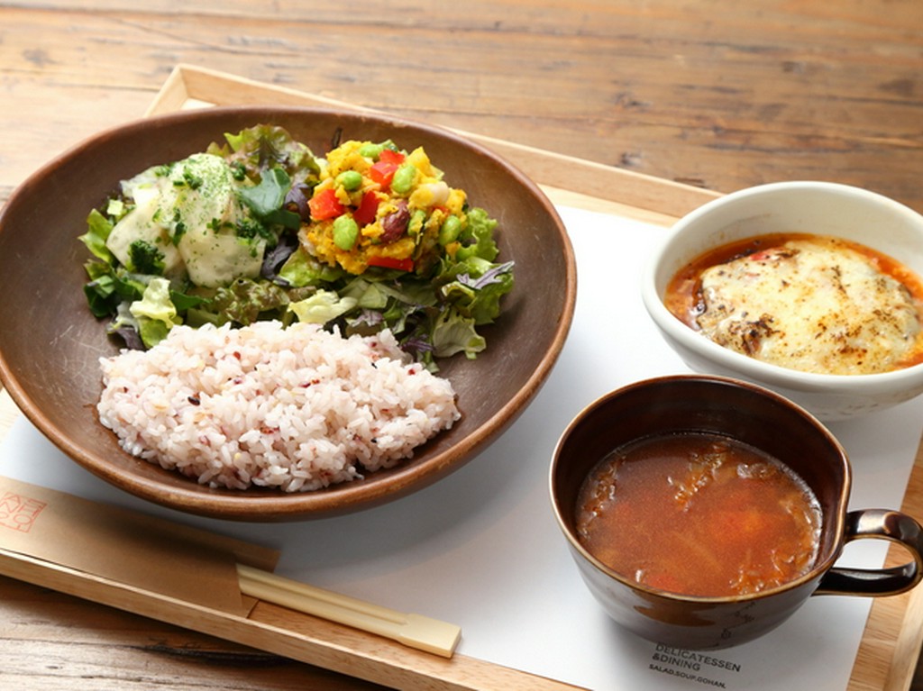 じっくり煮込んだ『トマトチーズハンバーグセット』