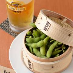 納豆料理をつまみに、 生ビールをじっくりと堪能！