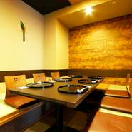 お客様のプライベート空間を大切にする完全個室は2名様～16名様向け、全9室ご用意しております。ご接待や各種お集まりに最適です。