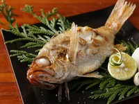 日本海を代表する高級魚「のど黒」塩焼き、煮付け他、お好みに合わせてご用意します。