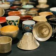 「日本酒をまろやかにする錫の酒器」「お料理に合わせたお酒選び」など、「酒匠」「利酒師」による【方舟】ならではのおもてなしを通じて、新たな日本酒の魅力に出会ってください。