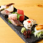 大将厳選の新鮮で美味しい魚を使った盛り！
10種の旬の魚をいろいろ味わっていただけます！
※写真はイメージです