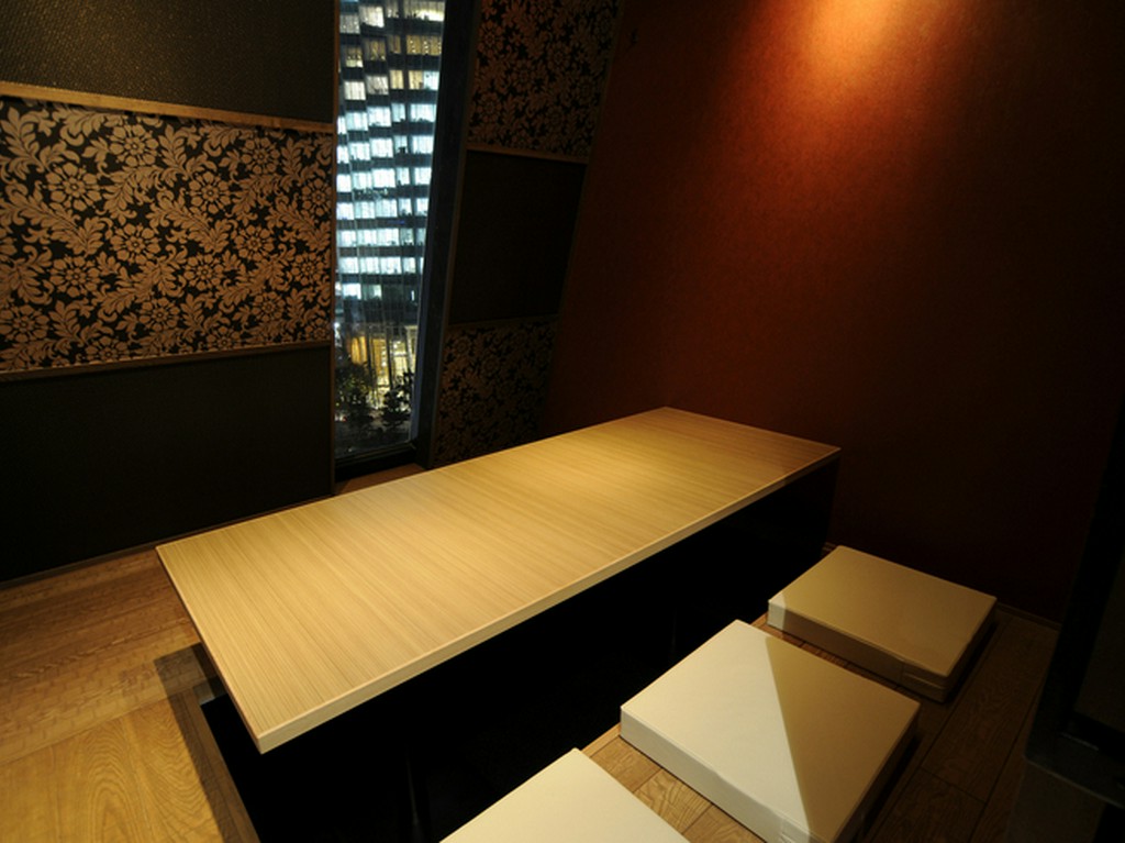 個室や半個室が大人のデートを演出してくれます