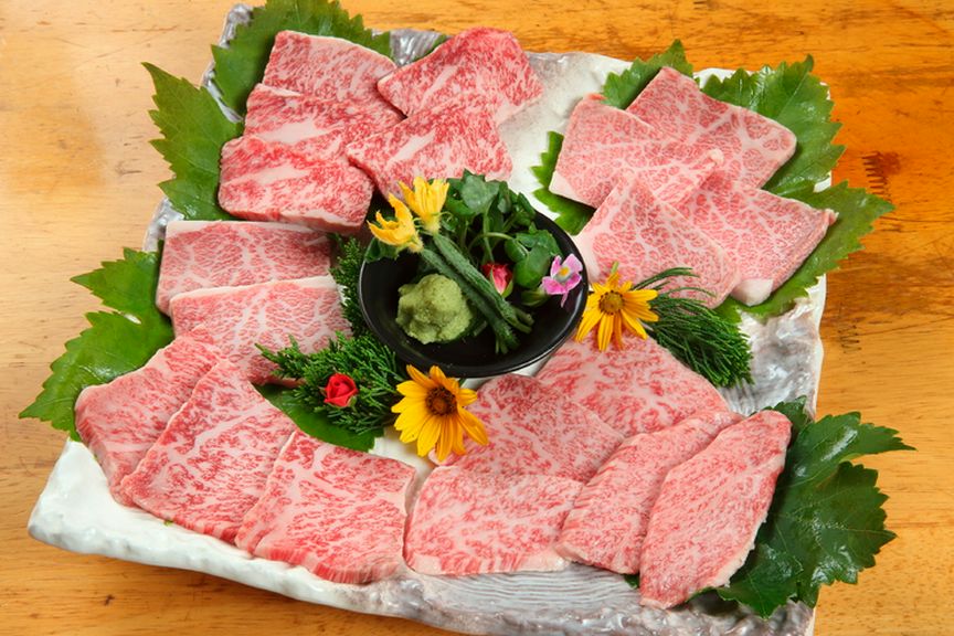 稀少部位をこだわり仕入れ！　別格の味わいを楽しめる『本日の黒毛和牛特選盛り合わせ』