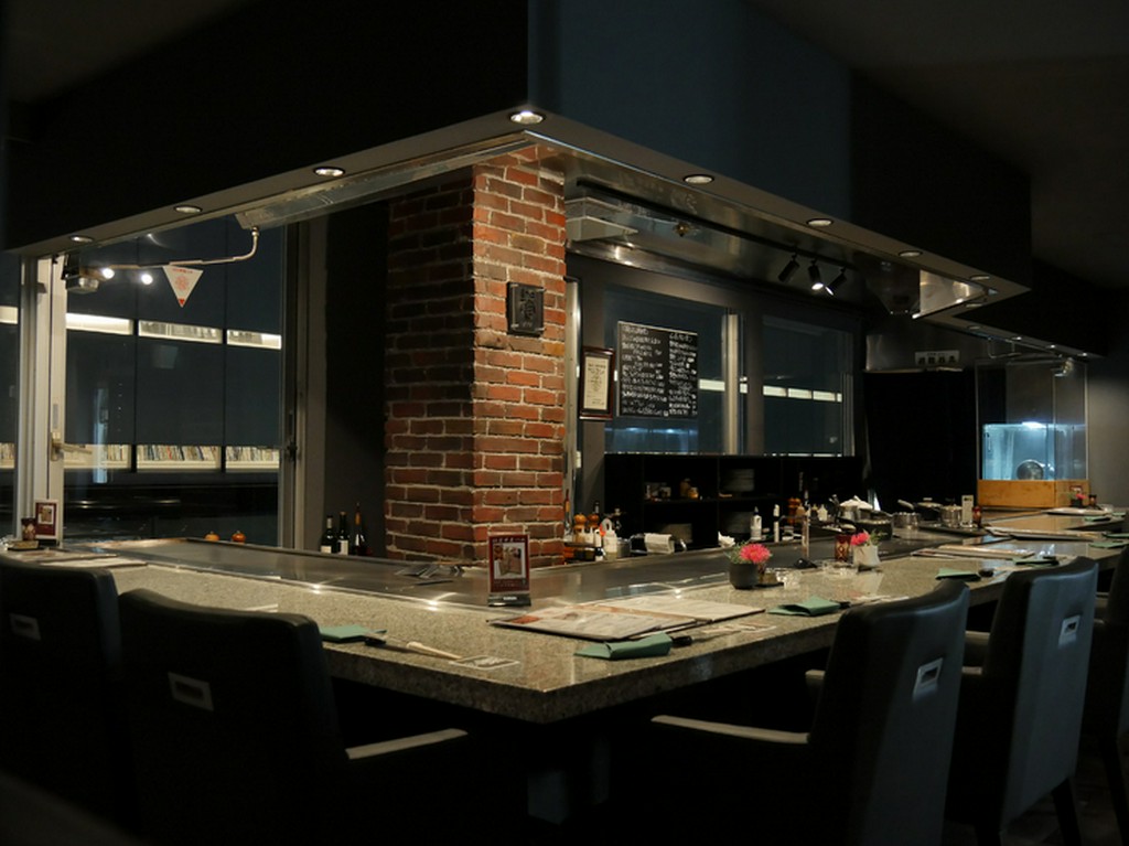 鉄板カウンター席