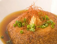 納豆を山芋で包んで揚げました。