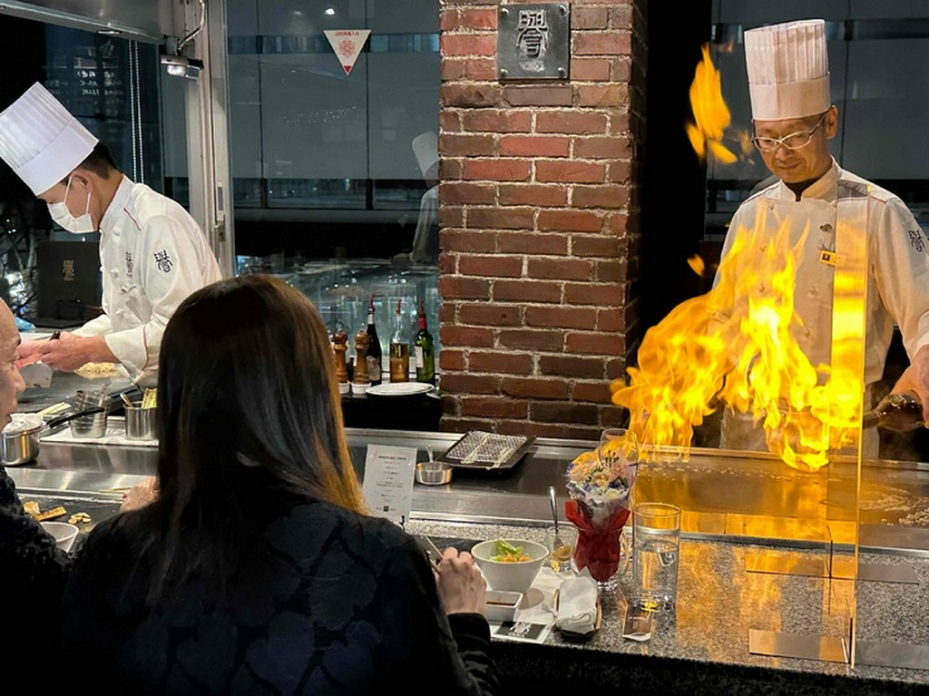 鉄板シェフのフランベ