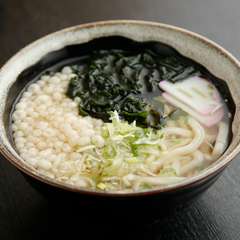 海鮮丼のセットメニュー　セットうどん1玉（わかめ）