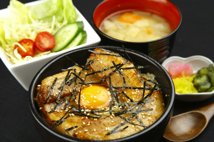 ドン!!!と食え 熊本/創作和食 | ヒトサラ