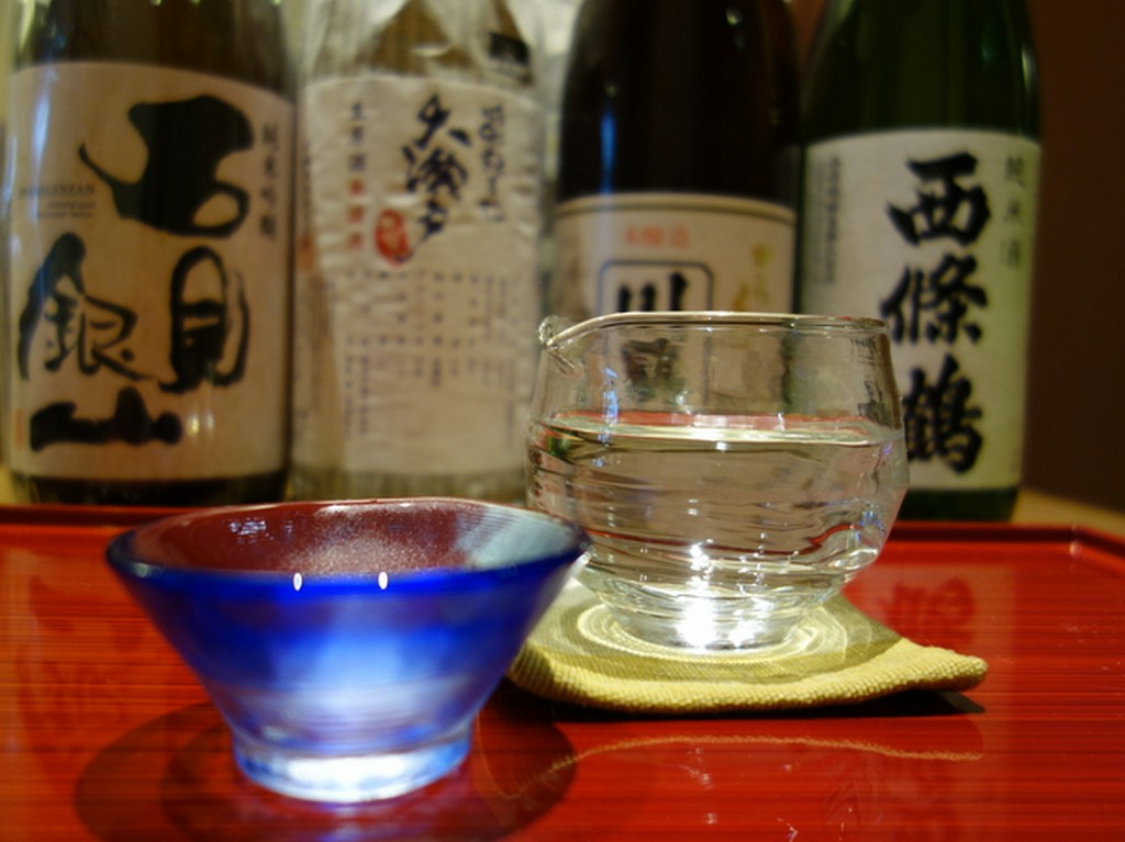 香川の地酒はもちろん四国各地の風味豊かな日本酒が楽しめます