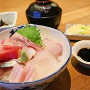 毎日限定５食！鮮魚が豊富に乗った、お得なちらし寿司です。