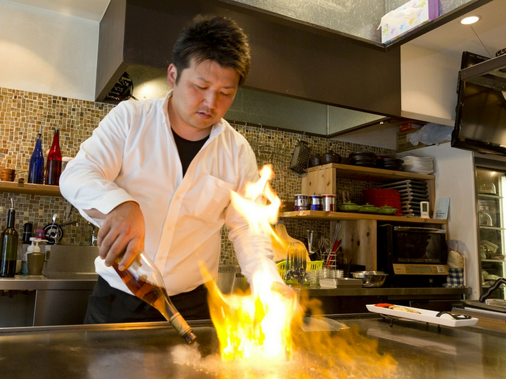 厳選の九州産黒毛和牛をフランベでさらにおいしく！