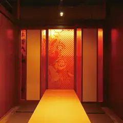 華やかさと落ち着きを兼ね備えた和空間でリラックスした宴会を