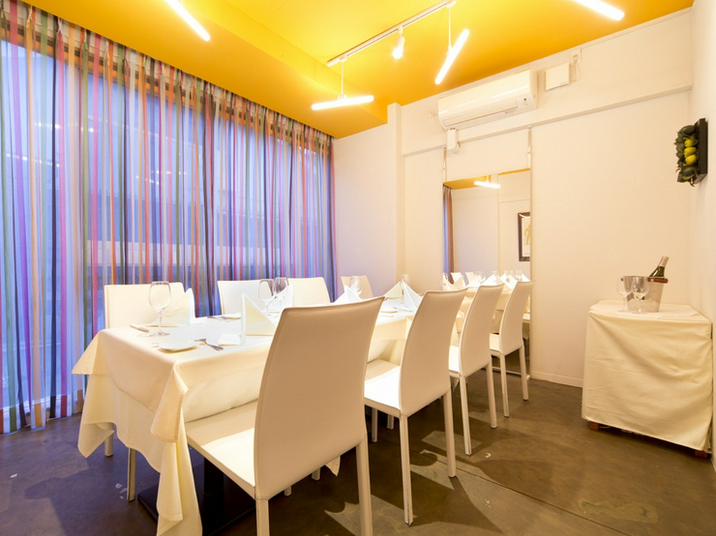 8名まで着席可能なプライベート個室