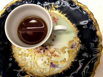 当店のシェフ善塔が織りなす、その月々の季節感、空気感をイメージしながら組み立てるフルコース。