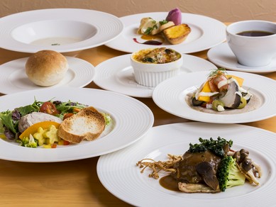 ディナーコースにあわせるこだわりの信州・フランス産のワイン