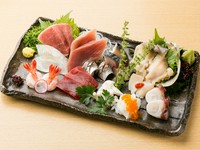 料理人がその日選んだ旬の素材　『お刺身盛り合わせ』