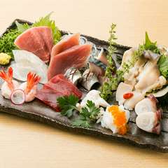 料理人がその日選んだ旬の素材　『お刺身盛り合わせ』