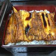 ★折箱または桶にてご用意いたします。桶の場合は後日ご返却をお願いしております。