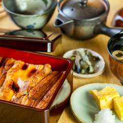 天然の鮮魚と『あなご重のお膳』