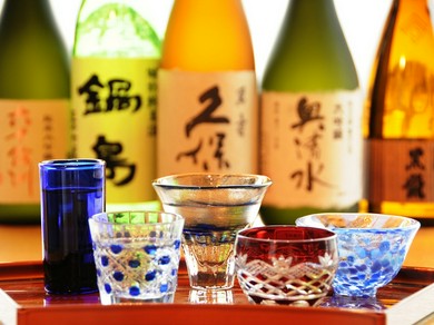 選りすぐった全国各地の日本酒。好みに合った銘柄との出会いが